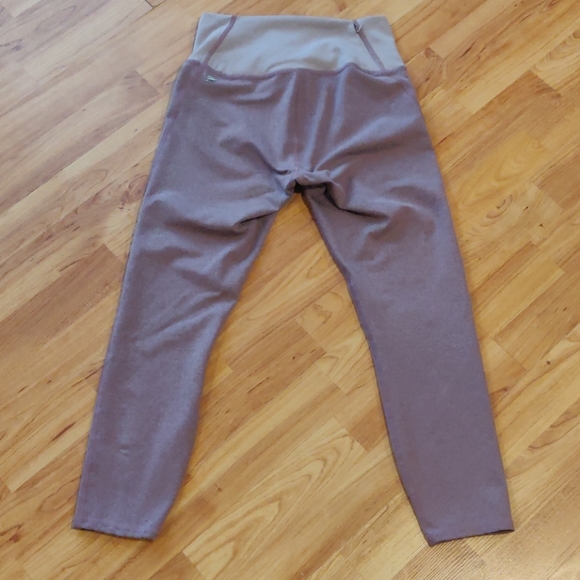 🎉Host Pick🎉 EUC Fabletics leggings - Picture 3 of 6